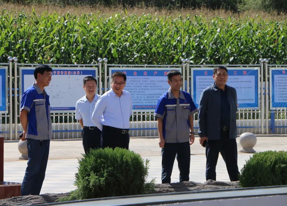 曲卫东到十六道岗水库工程调研并开展慰问