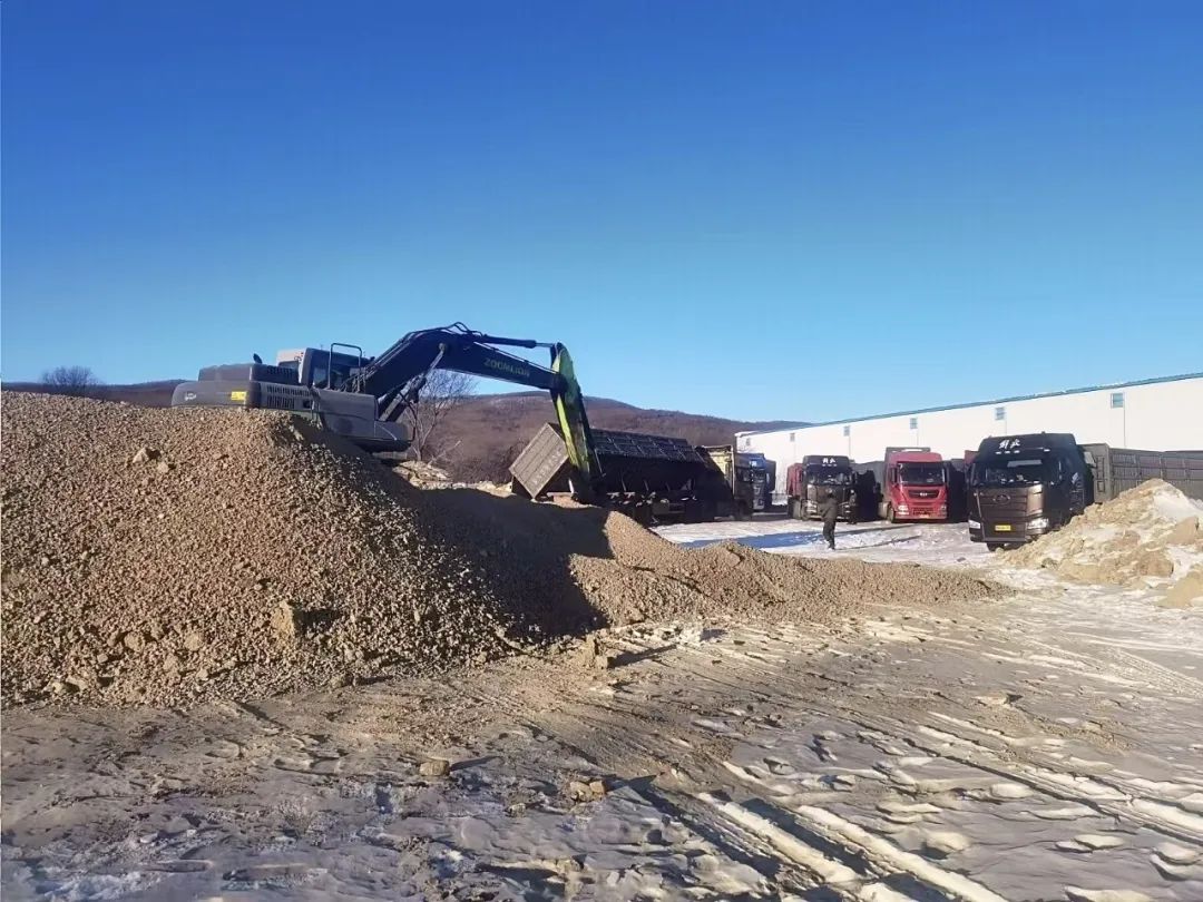 春起施工忙丨春耕号角催奋进，黑土良田展新颜，逊克县高标准农田建设项目打赢“收官战